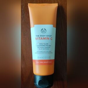 Vitamin C Daily Glow Cleansing *Polish NEW*